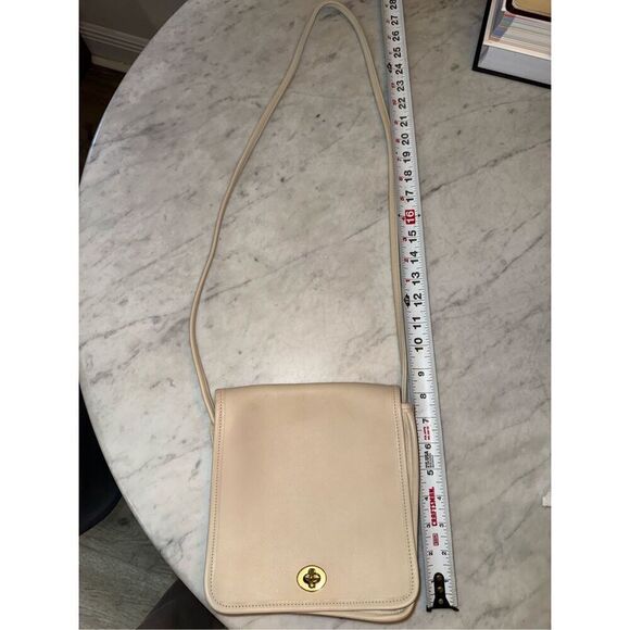Vintage Coach Crossbody Leather Bag Purse Turnlock 80s Ivory - Picture 2 of 16